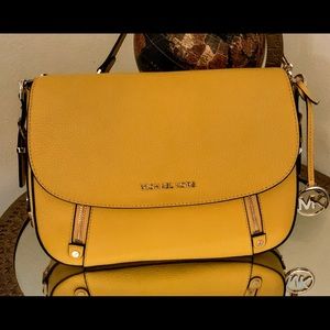 Bedford Legacy Leather Shoulder Bag'